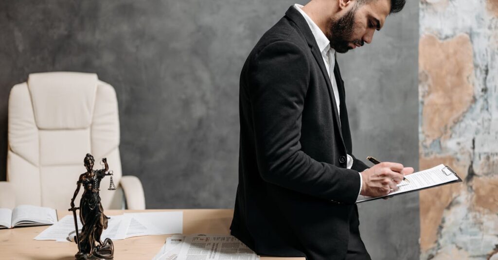 découvrez les différents statuts juridiques d'entreprise pour choisir la structure adaptée à votre activité et optimiser votre gestion légale.